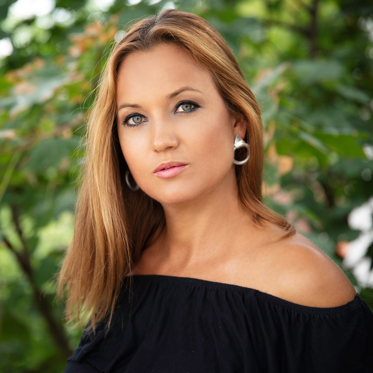 Petra Nadudvardi founder of Budapest Shopping Tour and Hungarian personal fashion specialist in natural enviroment.